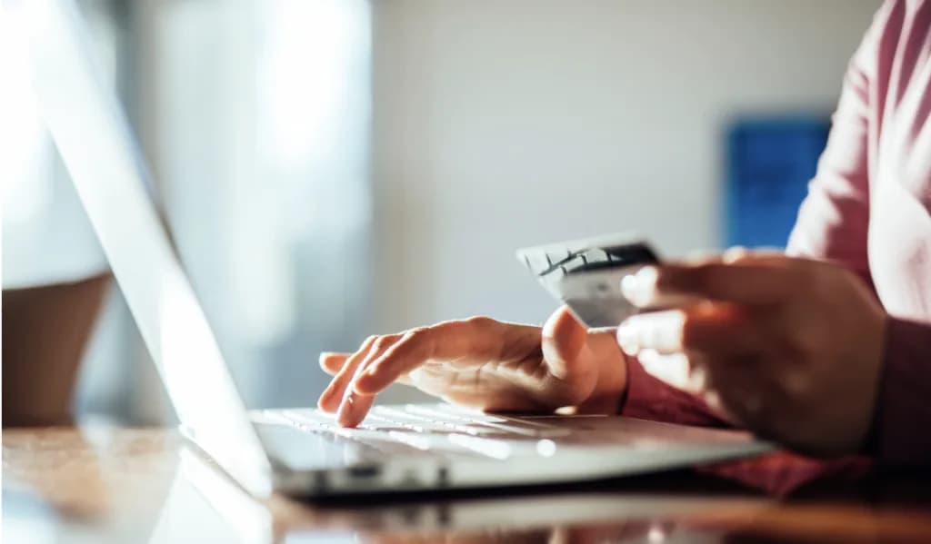 The Benefits of Paying Business Bills with a Credit Card