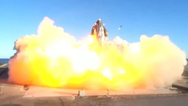 SpaceX Starship SN8 explodes upon landing after test flight