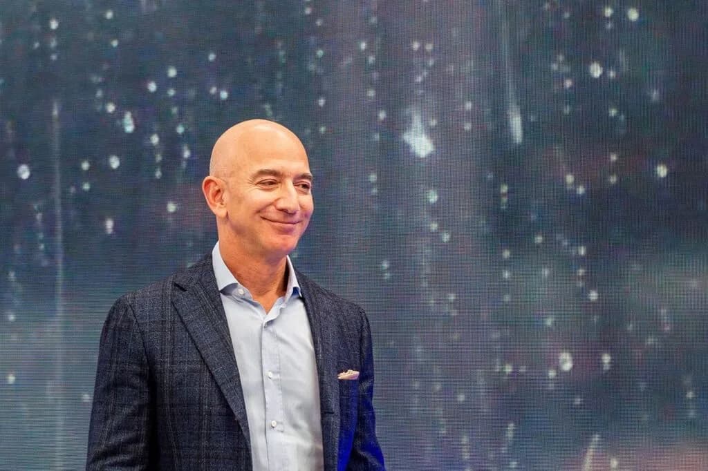 Jeff Bezos gives away $172m in Amazon stock