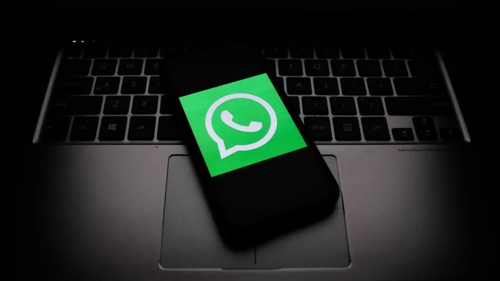 WhatsApp: Share data with Facebook or stop using the app
