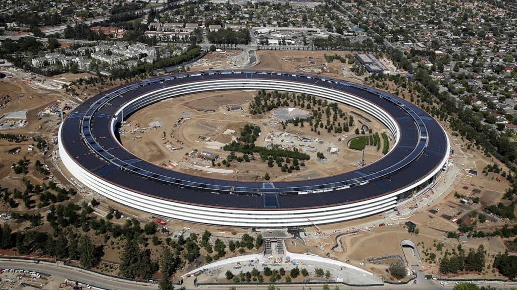 5 important things happening in tech today