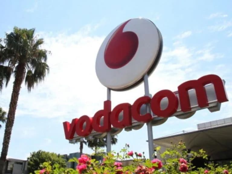 Emirates Telecoms eyeing to buy 60% stake in JSE-listed Vodacom
