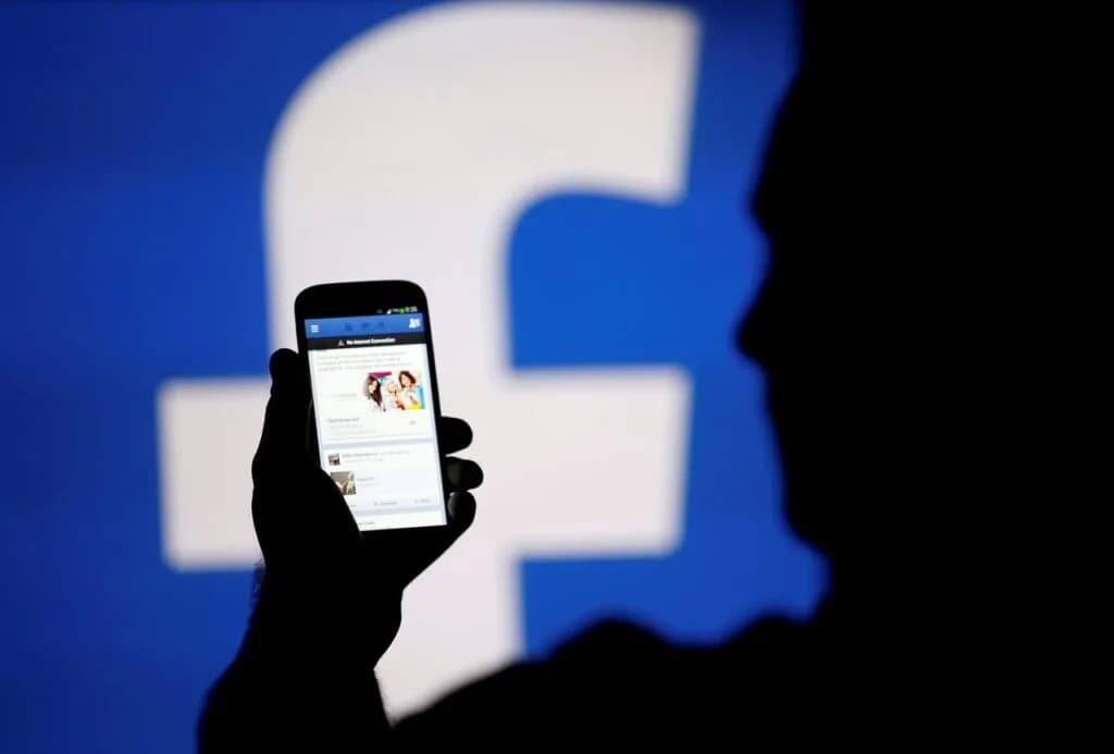 Facebook will stop allowing users to post home addresses