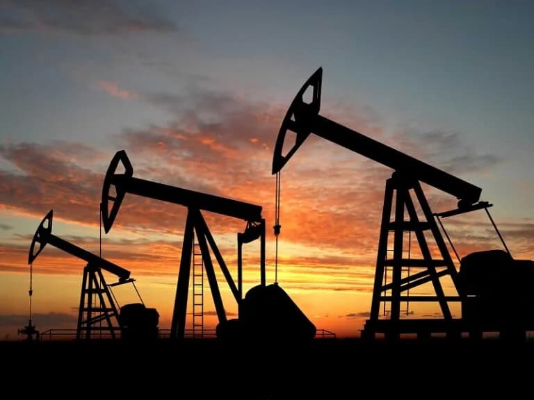 U.S. crude futures turn negative for first time on scant storage, weak demand