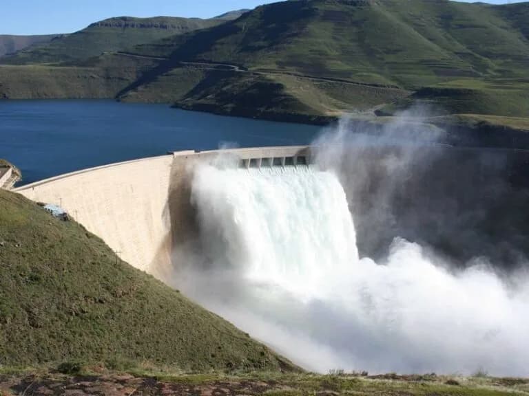 Minister Senzo Mchunu in Lesotho to oversee the Highlands Water Project