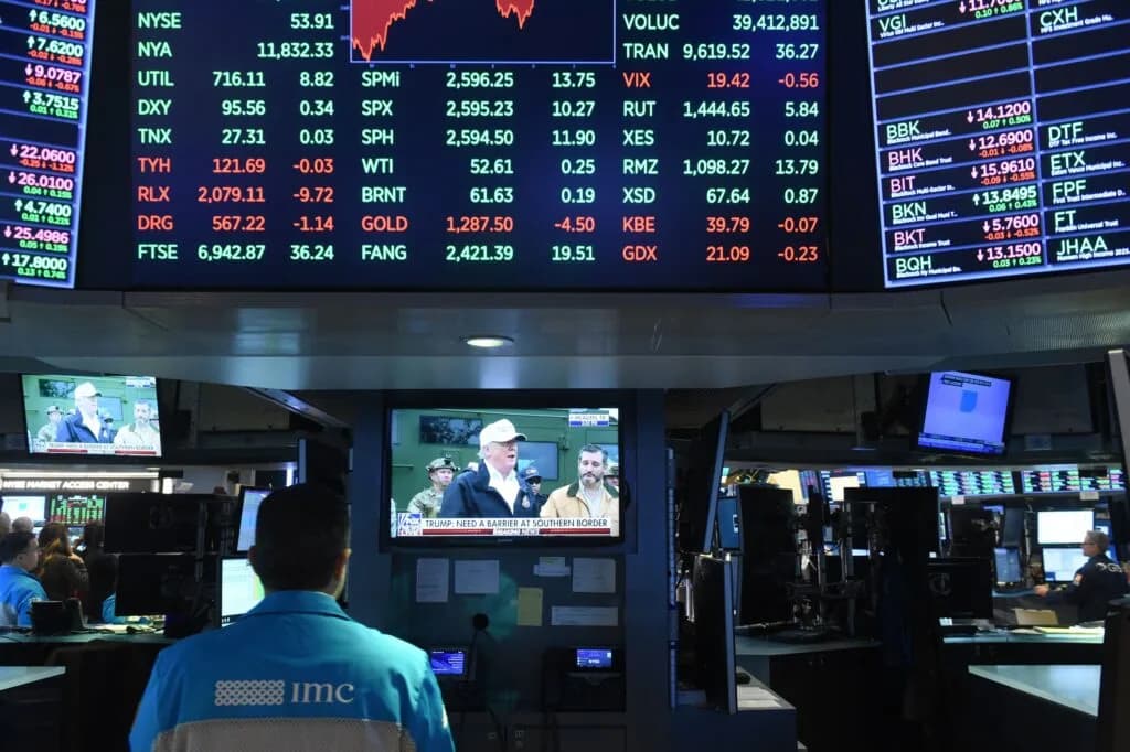 U.S. stocks tumble after higher than expected August Inflation; Nasdaq Down 4%