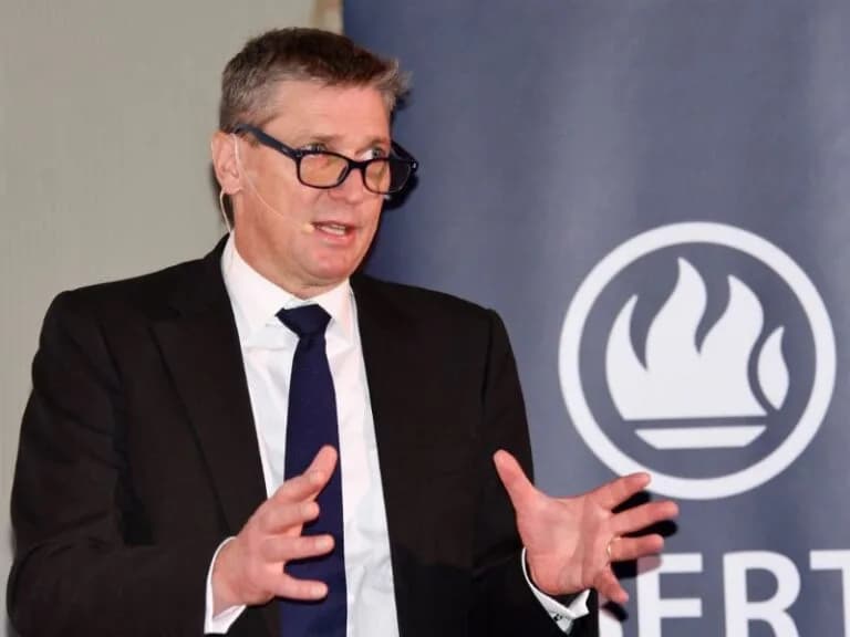 Standard Bank announces the departure of David Munro after 27 years