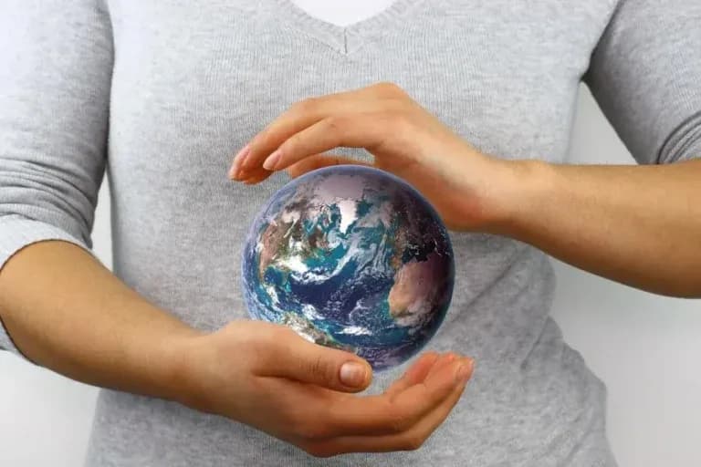 South-Africans-Embrace-a-Global-Mindset-to-Secure-their-Familys-Future
