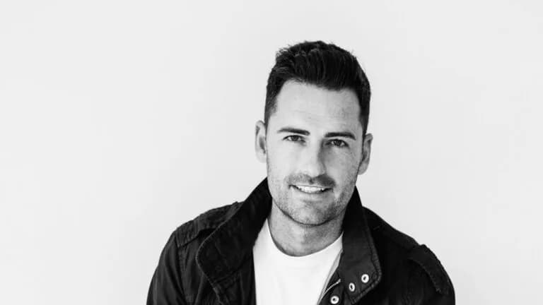 BUILDING BRAND TRUST AND LOYALTY IN THE ERA OF COMMUNITY COMMERCE