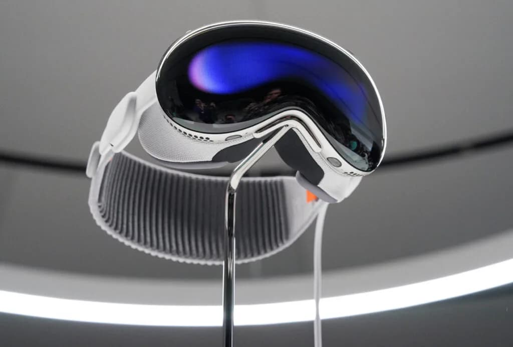 Apple looking to launch Vision Pro in February