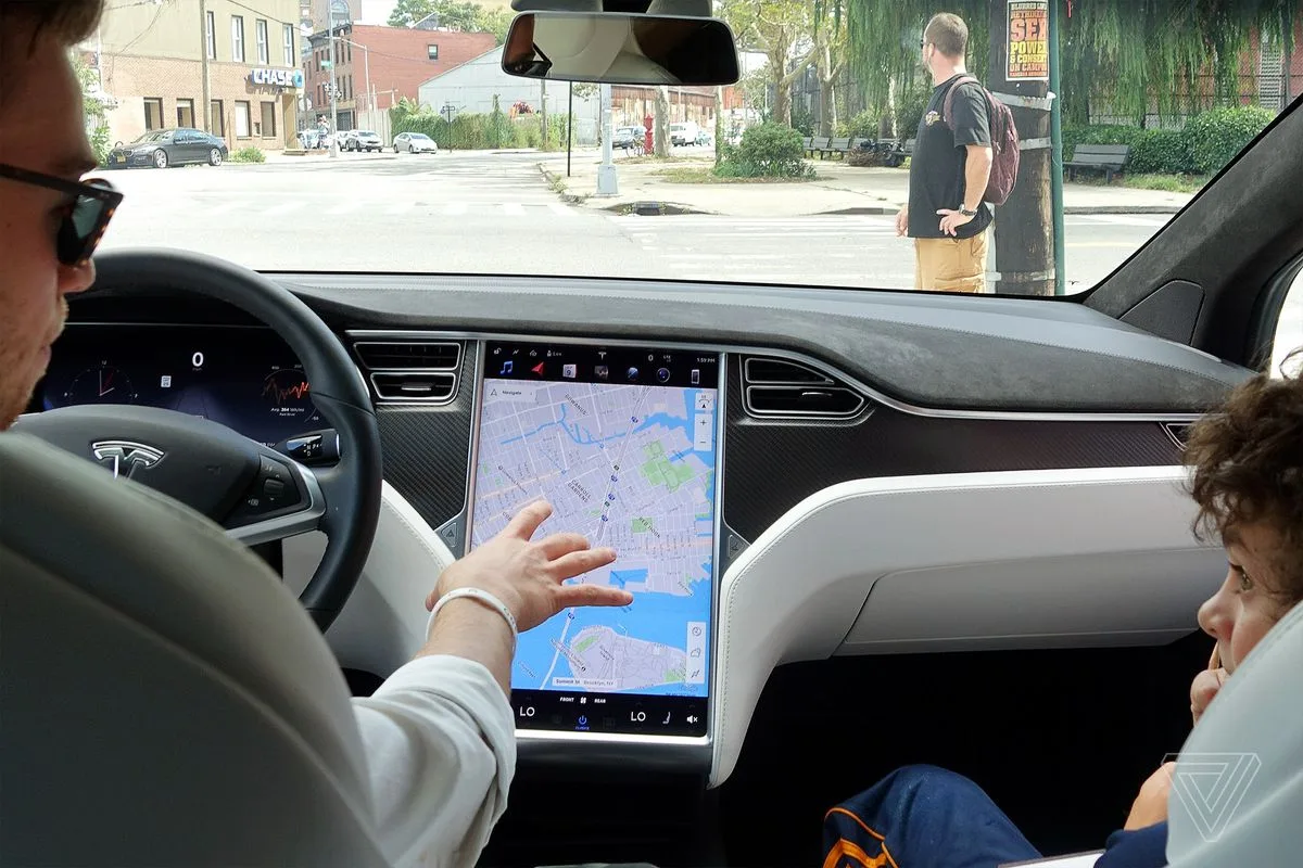 Tesla asked to recall 158,000 cars for failing displays - The Verge