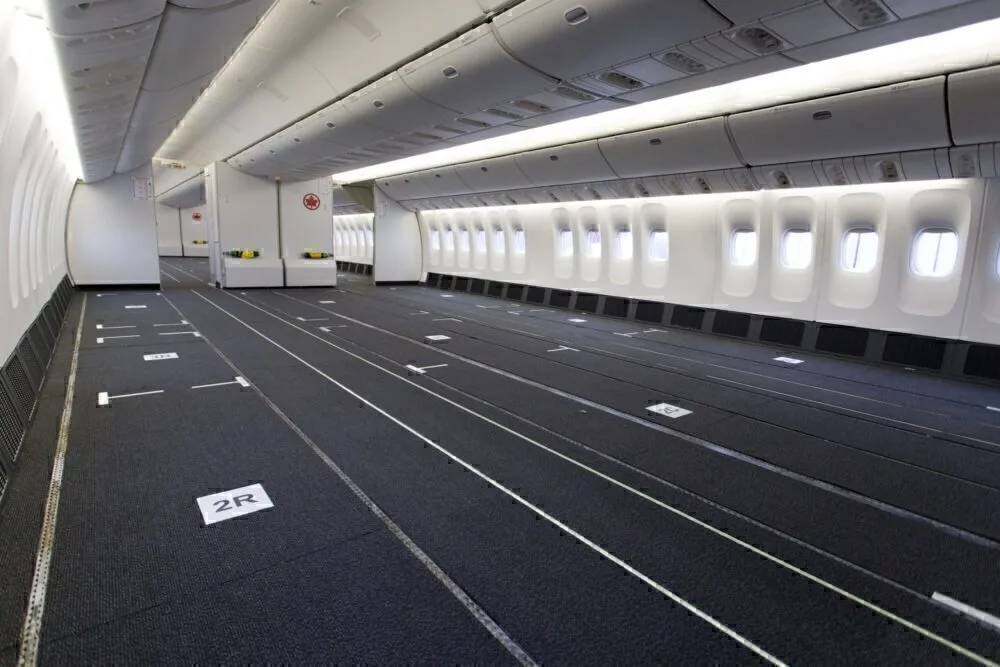 777 Cargo interior