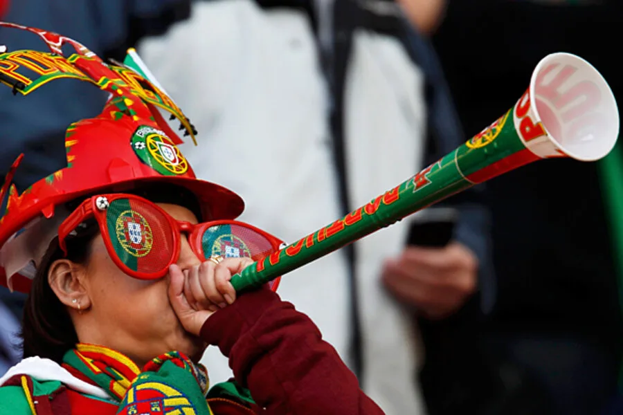Vuvuzela controversy solved? A quieter vuvuzela - CSMonitor.com