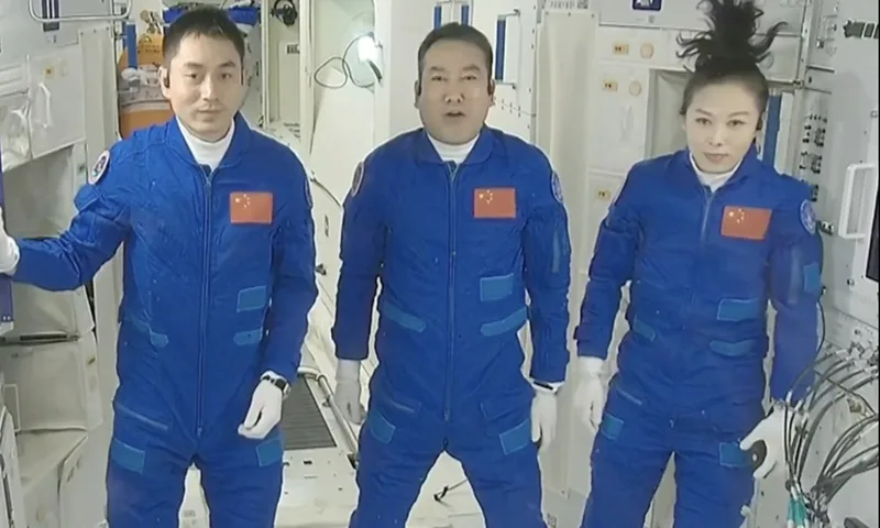Shenzhou-13 crew enter China's Tianhe space station core cabin - Global Times