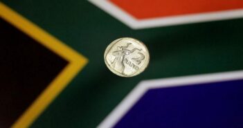 Rand strengthens ahead of Q3 GDP data
